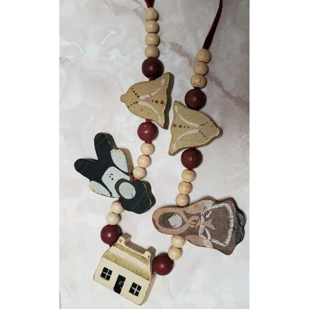 Hand-painted Estate Necklace Painted Wood Folk Holland Peasants, Cottage,Tulips